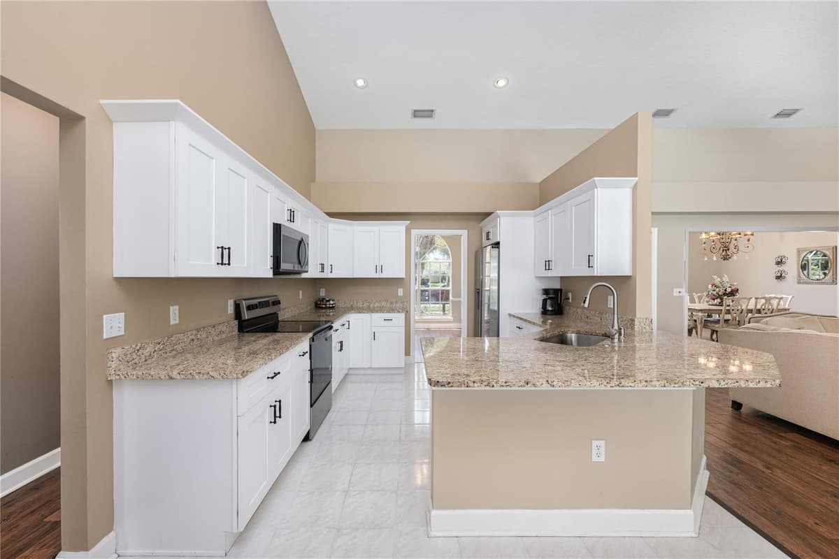 1045 ABBOTSFORD COURT — photo 10 of 32