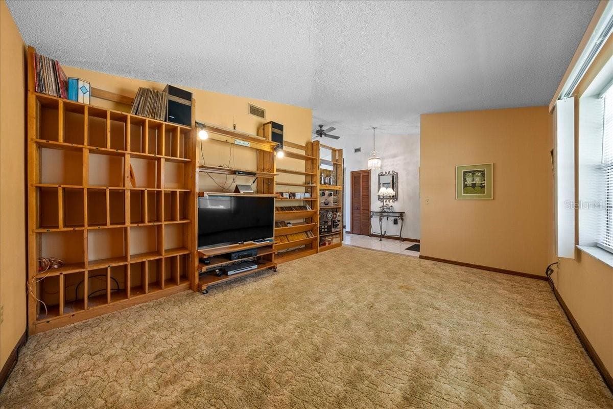 17371 26TH TERRACE ROAD — photo 6 of 53