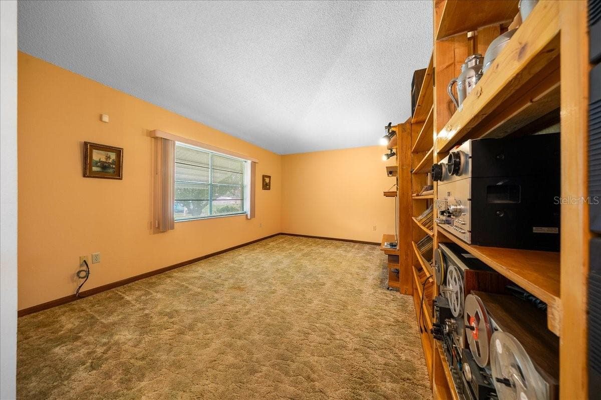 17371 26TH TERRACE ROAD — photo 4 of 53