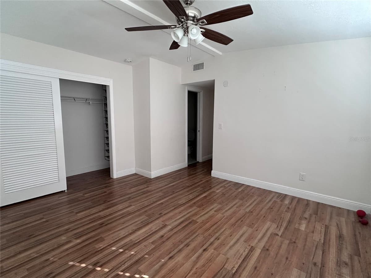 503 BROXBURN AVENUE — photo 10 of 18
