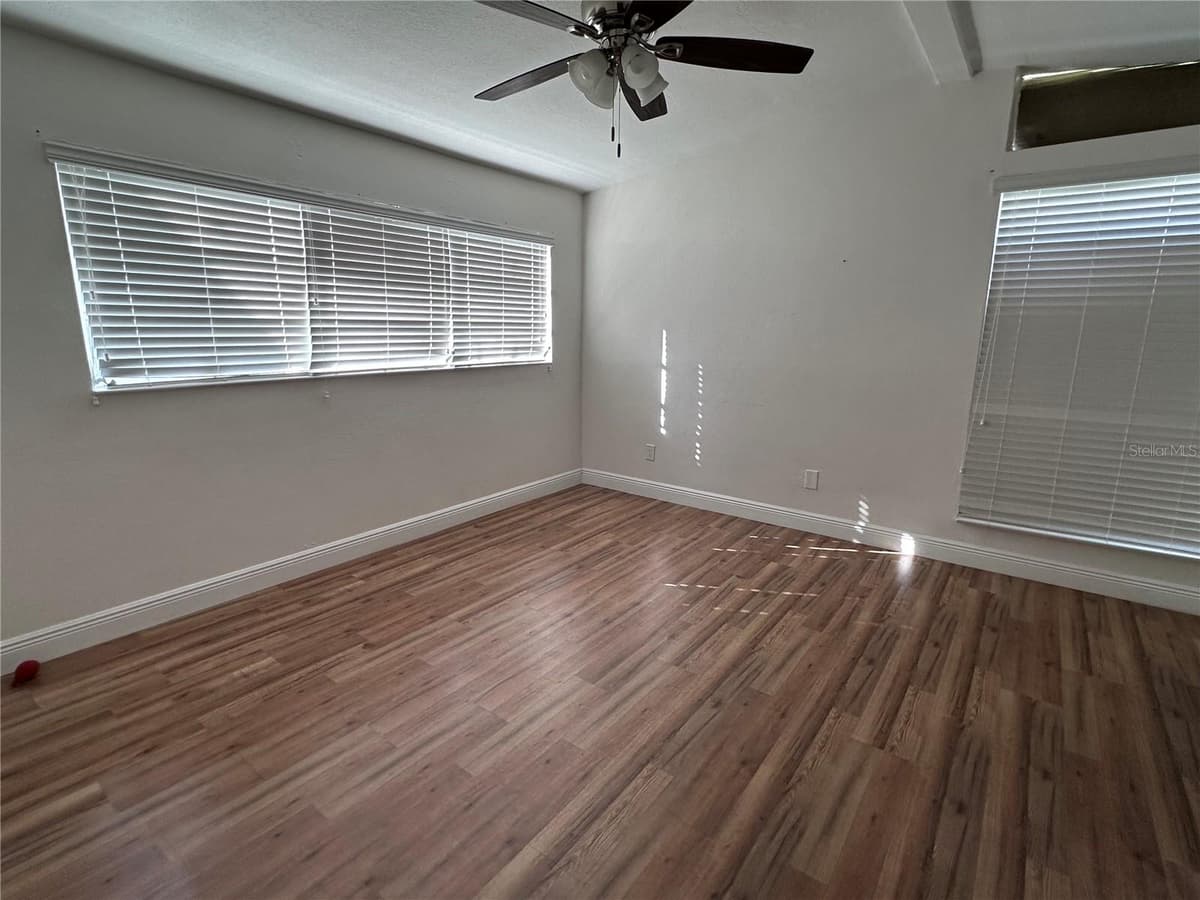 503 BROXBURN AVENUE — photo 9 of 18