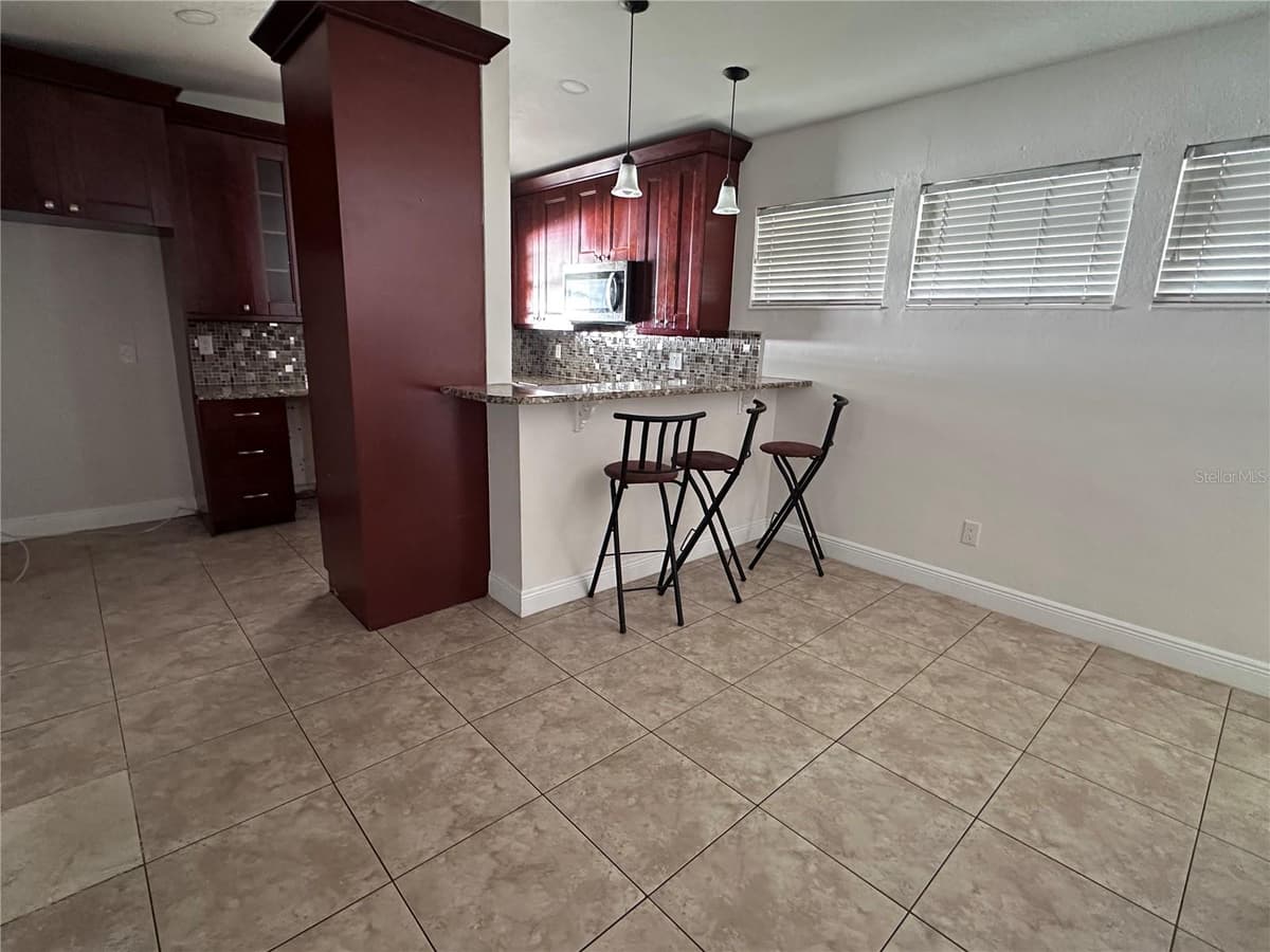 503 BROXBURN AVENUE — photo 5 of 18
