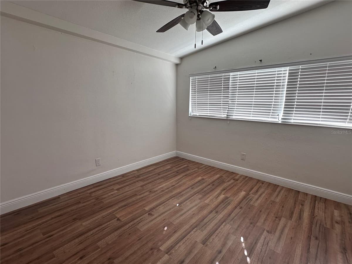 503 BROXBURN AVENUE — photo 12 of 18