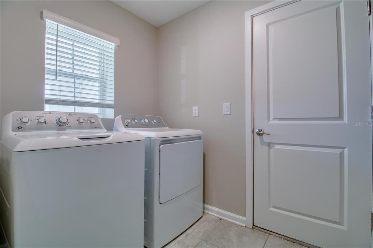2873 BLACK BIRCH DRIVE — photo 17 of 23