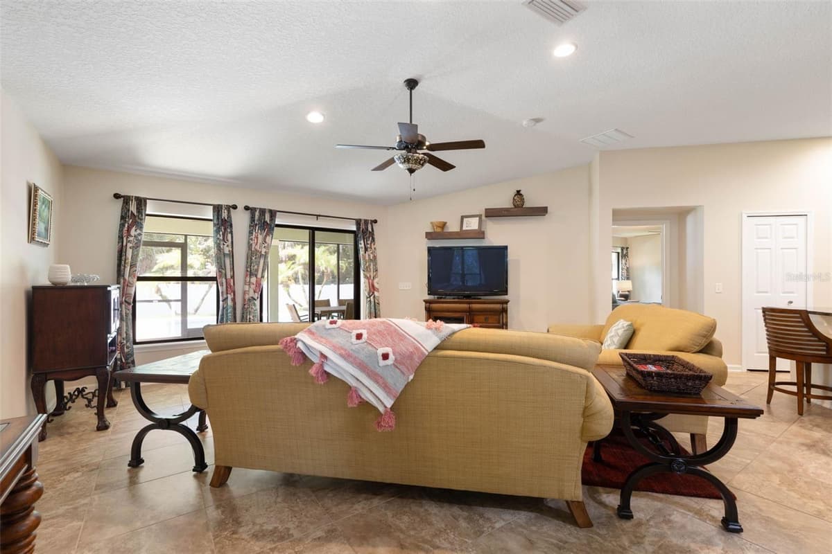 164 TUSCANY BEND STREET — photo 13 of 71