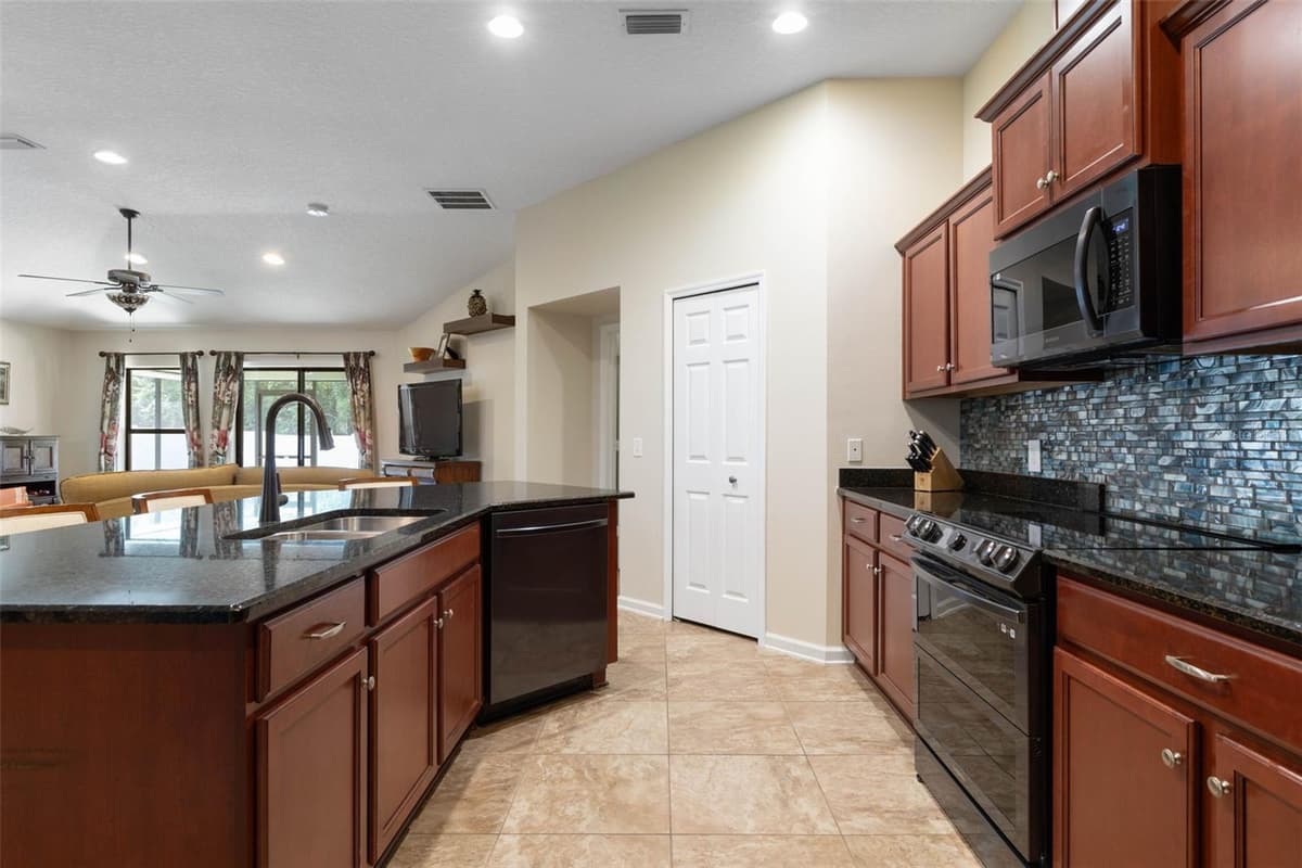 164 TUSCANY BEND STREET — photo 18 of 71