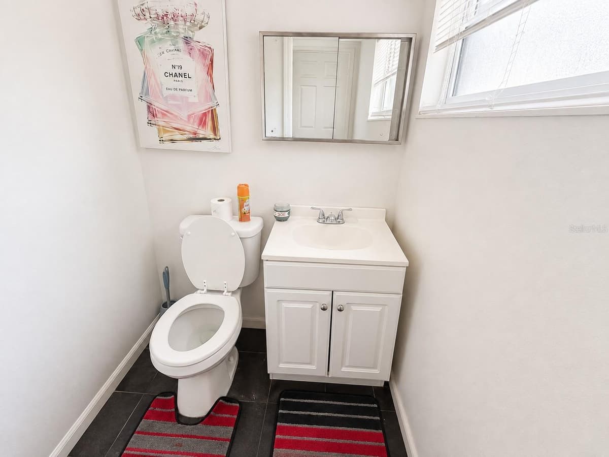 605 LAISY DRIVE — photo 11 of 17