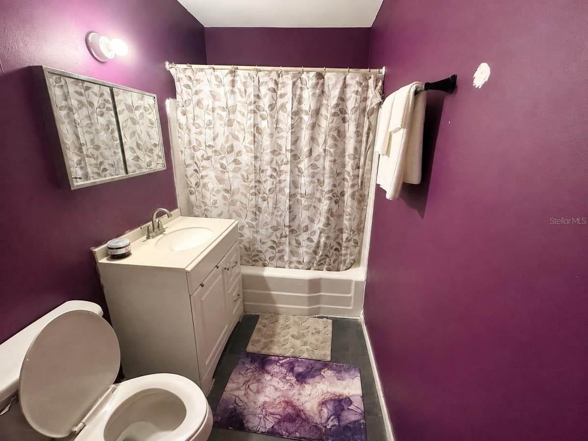 605 LAISY DRIVE — photo 14 of 17