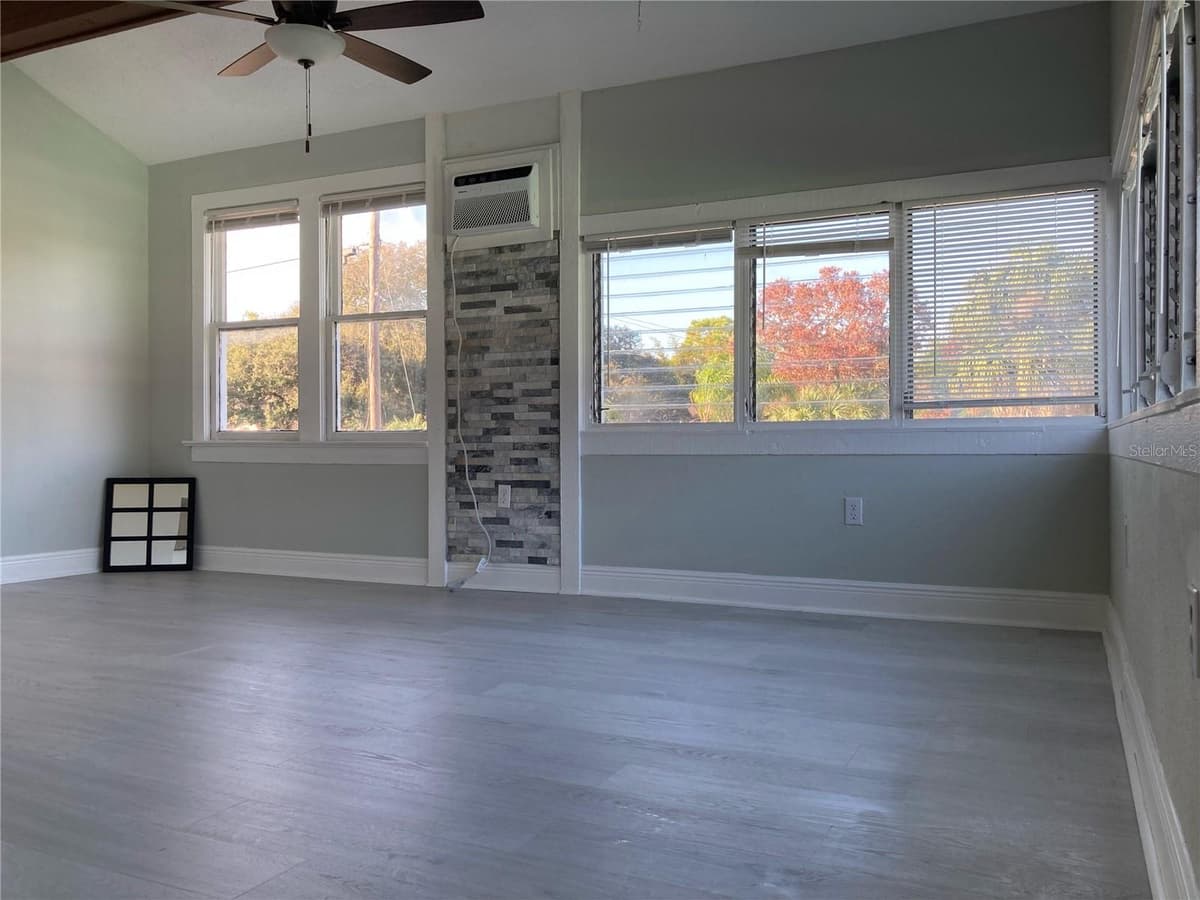 634 CYPRESS STREET — photo 13 of 17