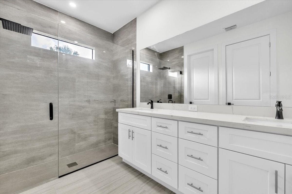 17196 GLENVIEW AVENUE — photo 18 of 40