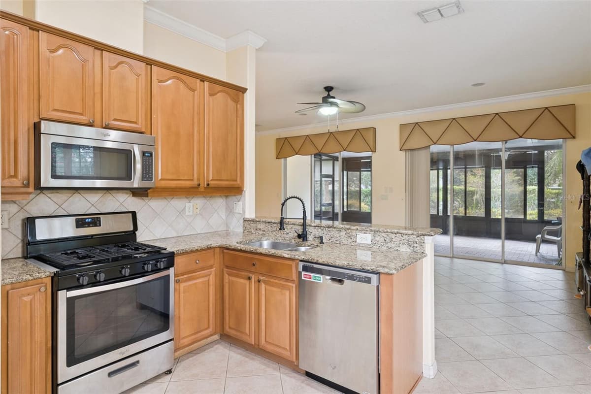 100 FLAME VINE WAY — photo 9 of 20