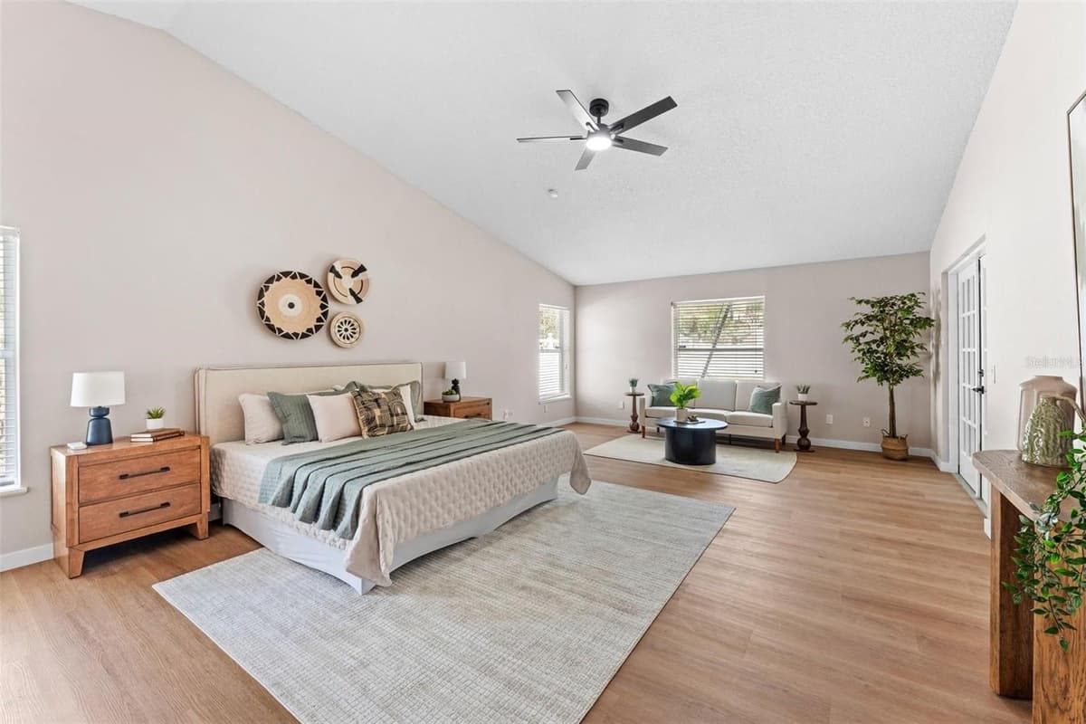 5521 OAK STREET — photo 6 of 8