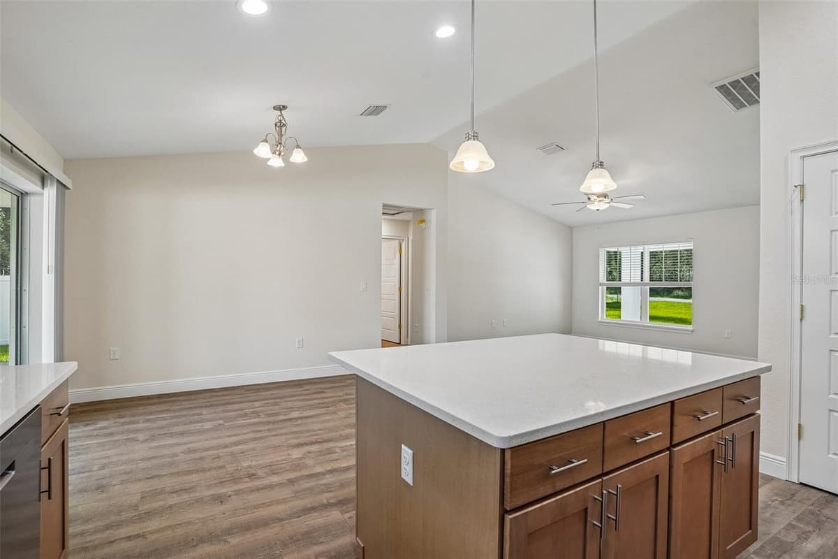 1194 VIRGINIS DRIVE — photo 14 of 51