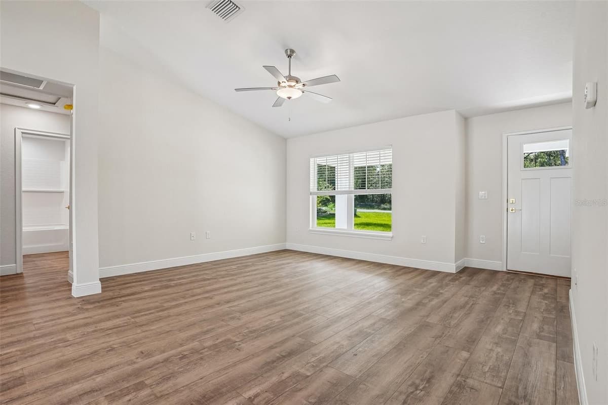1194 VIRGINIS DRIVE — photo 8 of 51
