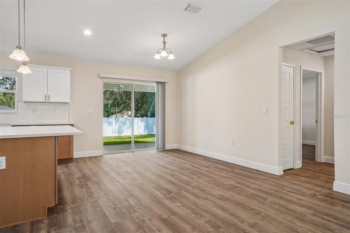 1194 VIRGINIS DRIVE — photo 18 of 51