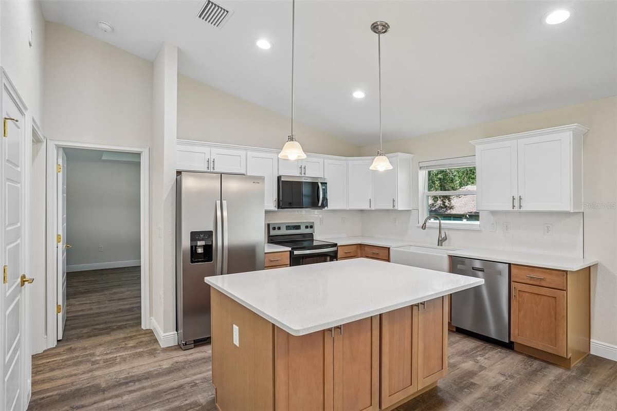 1194 VIRGINIS DRIVE — photo 11 of 51