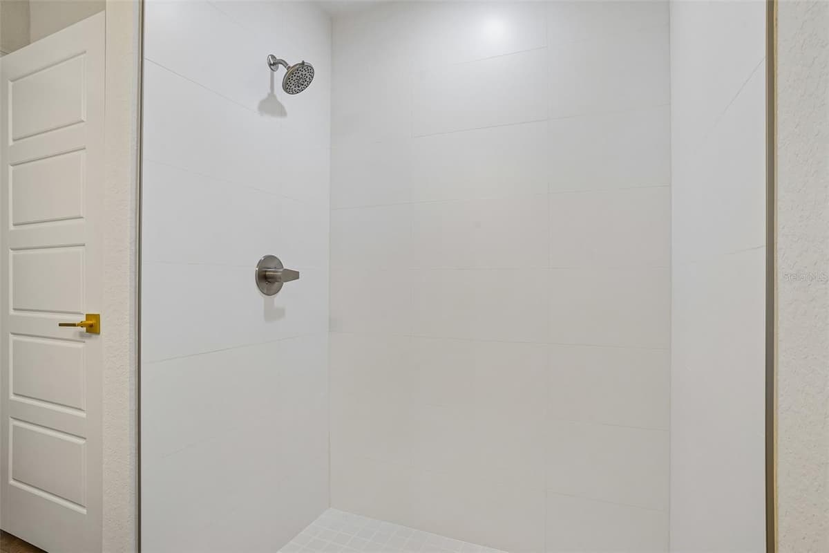 1194 VIRGINIS DRIVE — photo 26 of 51