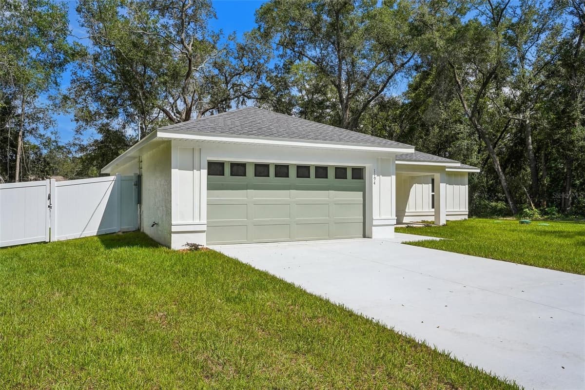 1194 VIRGINIS DRIVE — photo 3 of 51