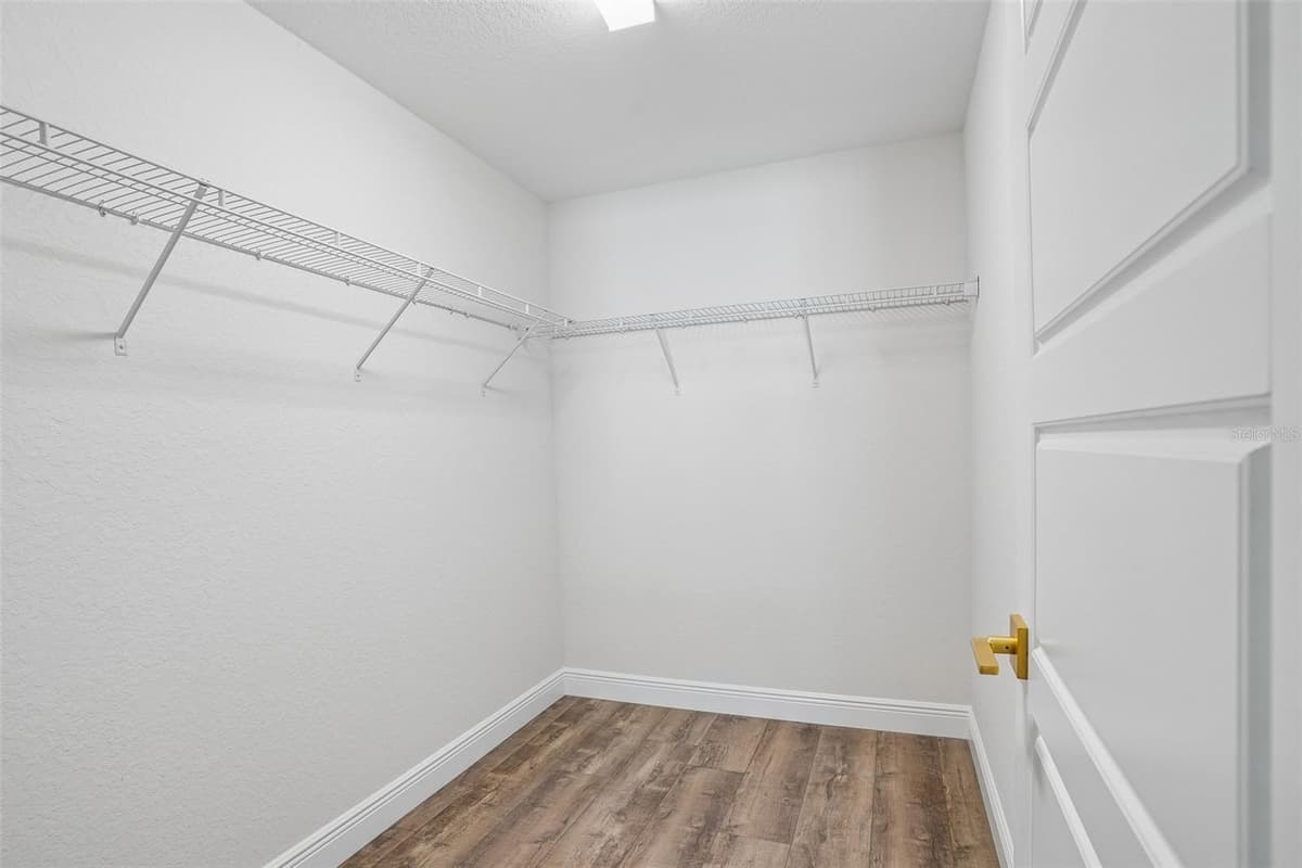 1194 VIRGINIS DRIVE — photo 23 of 51