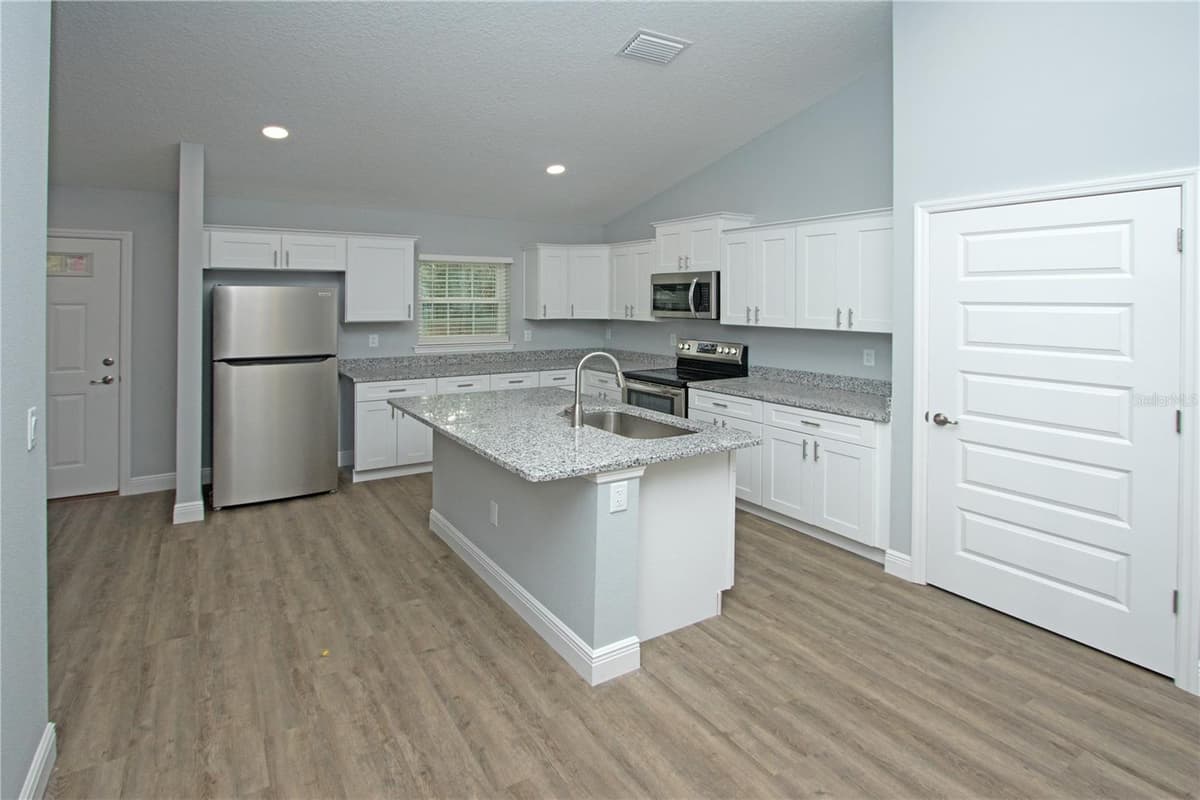 9342 PEACHTREE WAY — photo 5 of 48
