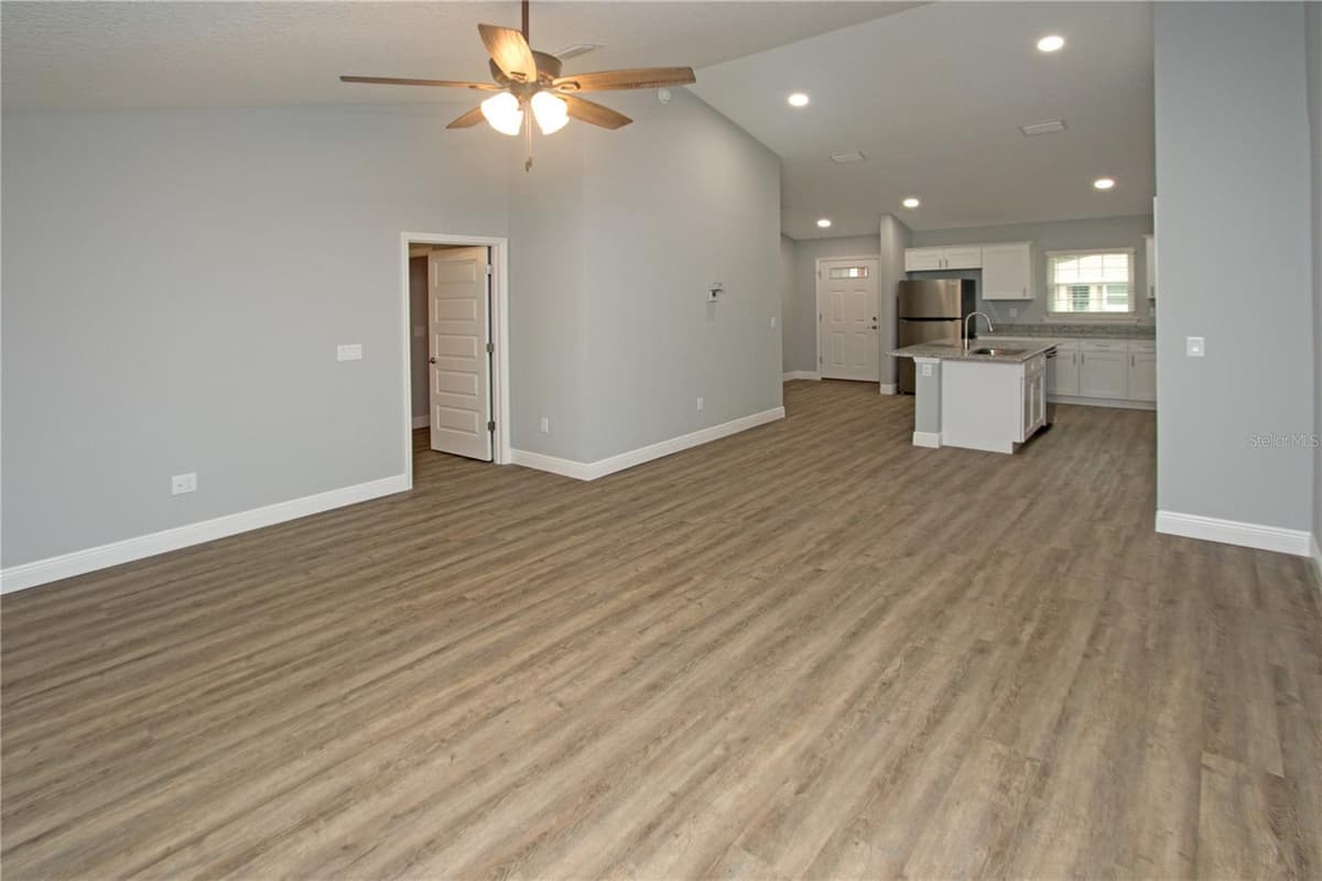 9342 PEACHTREE WAY — photo 9 of 48