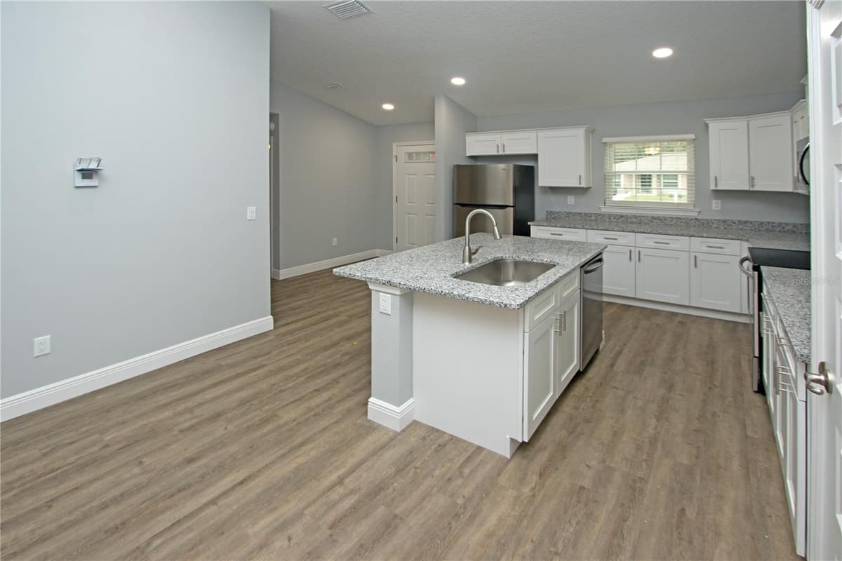 9342 PEACHTREE WAY — photo 8 of 48