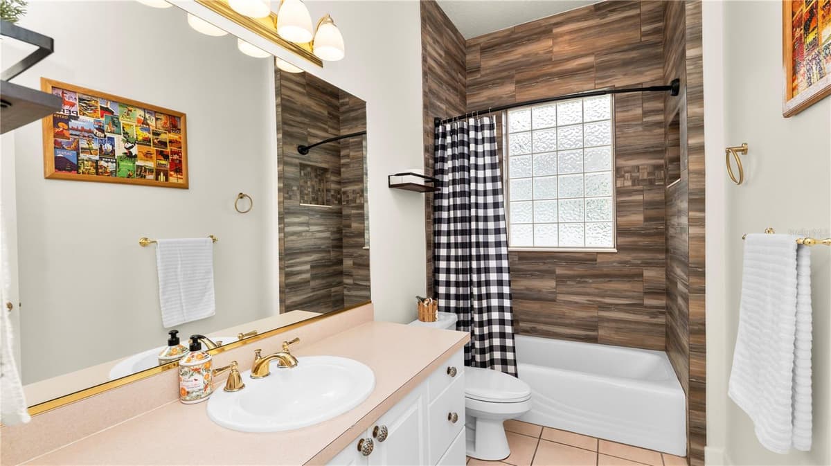 318 HAMILTON SHORES DRIVE — photo 32 of 58