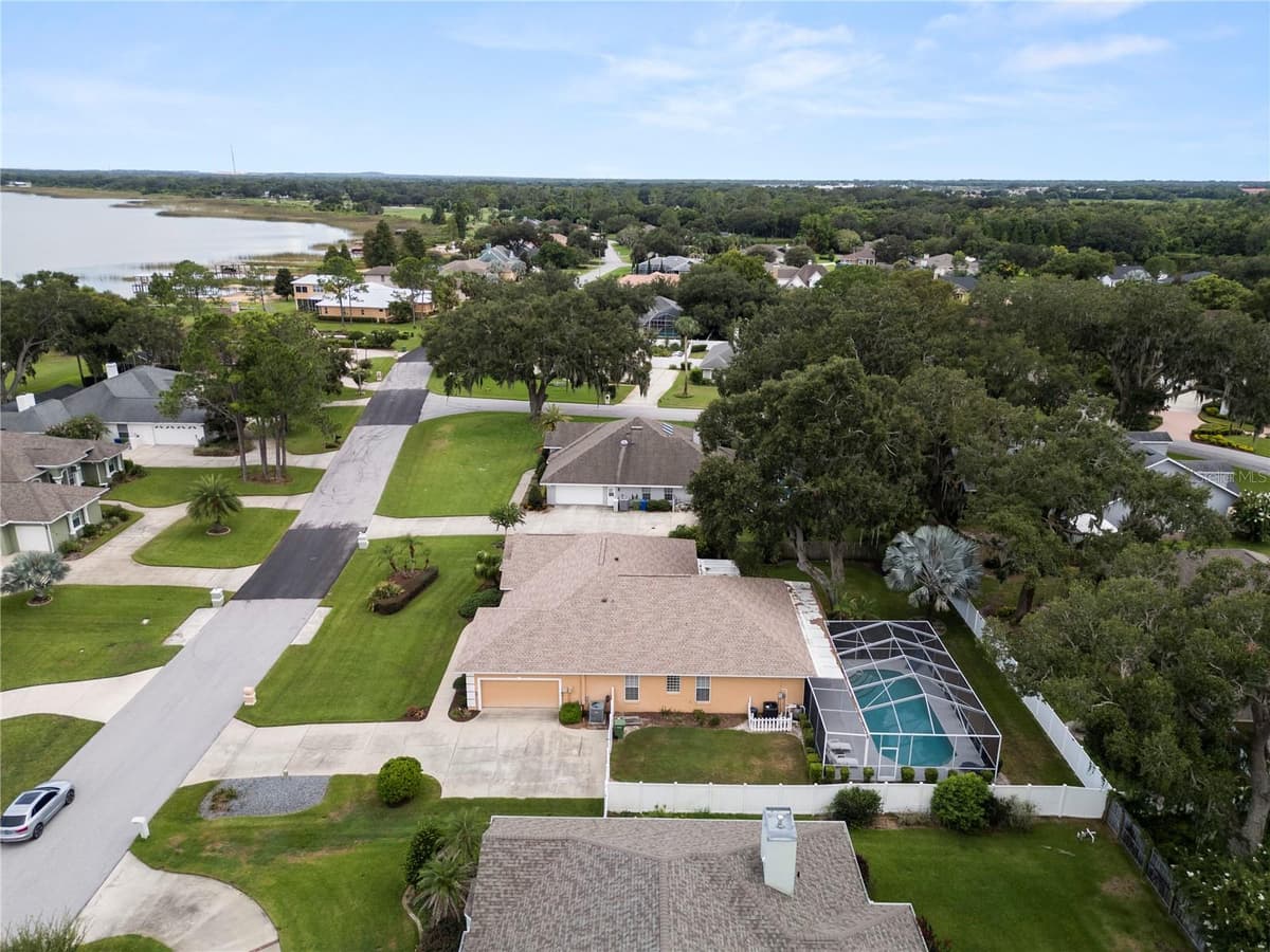 318 HAMILTON SHORES DRIVE — photo 56 of 58