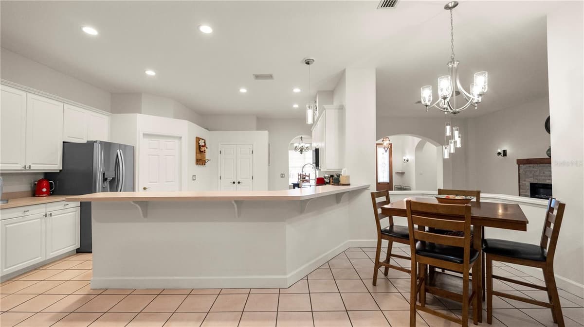 318 HAMILTON SHORES DRIVE — photo 18 of 58