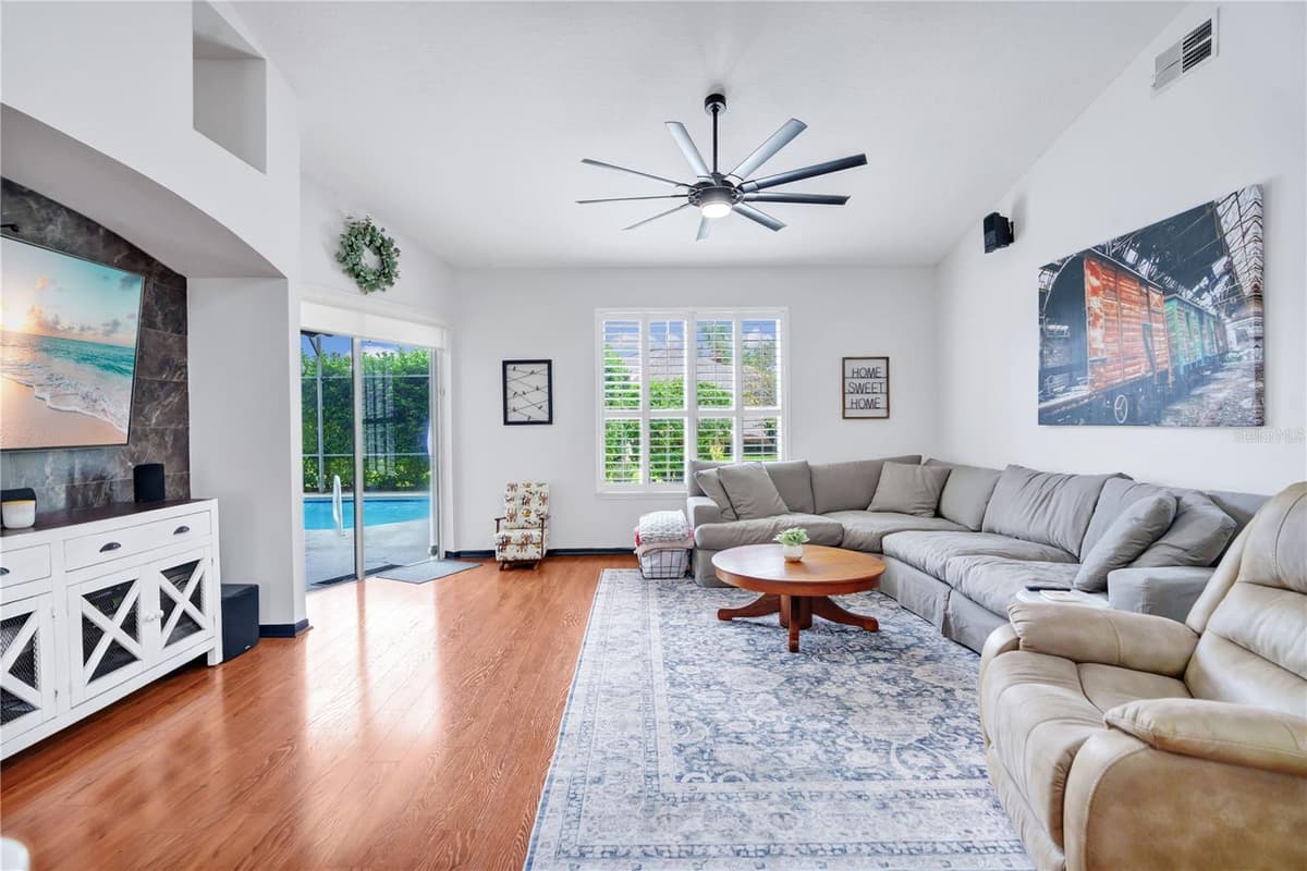 8063 LAUREL RIDGE DRIVE — photo 19 of 45