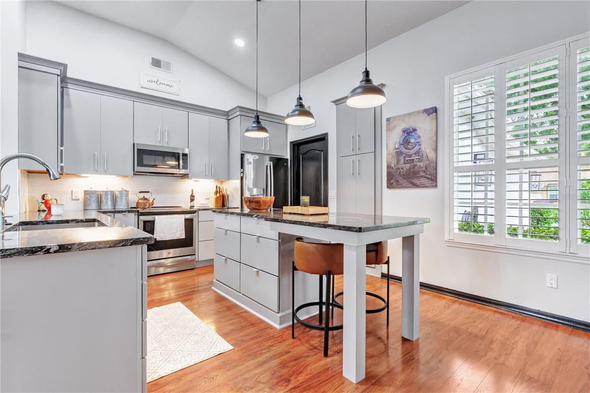 8063 LAUREL RIDGE DRIVE — photo 13 of 45