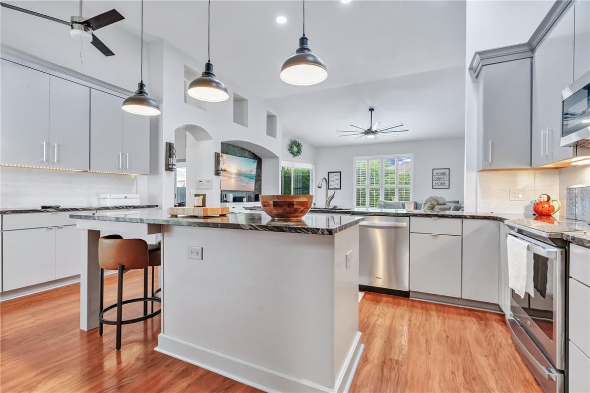8063 LAUREL RIDGE DRIVE — photo 18 of 45