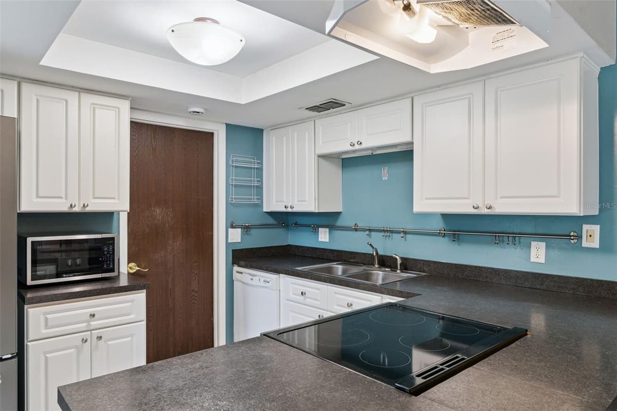 203 COTTONWOOD DRIVE — photo 16 of 46