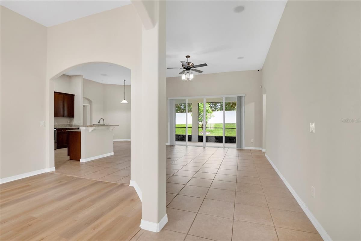253 BEACON POINTE DRIVE — photo 3 of 39