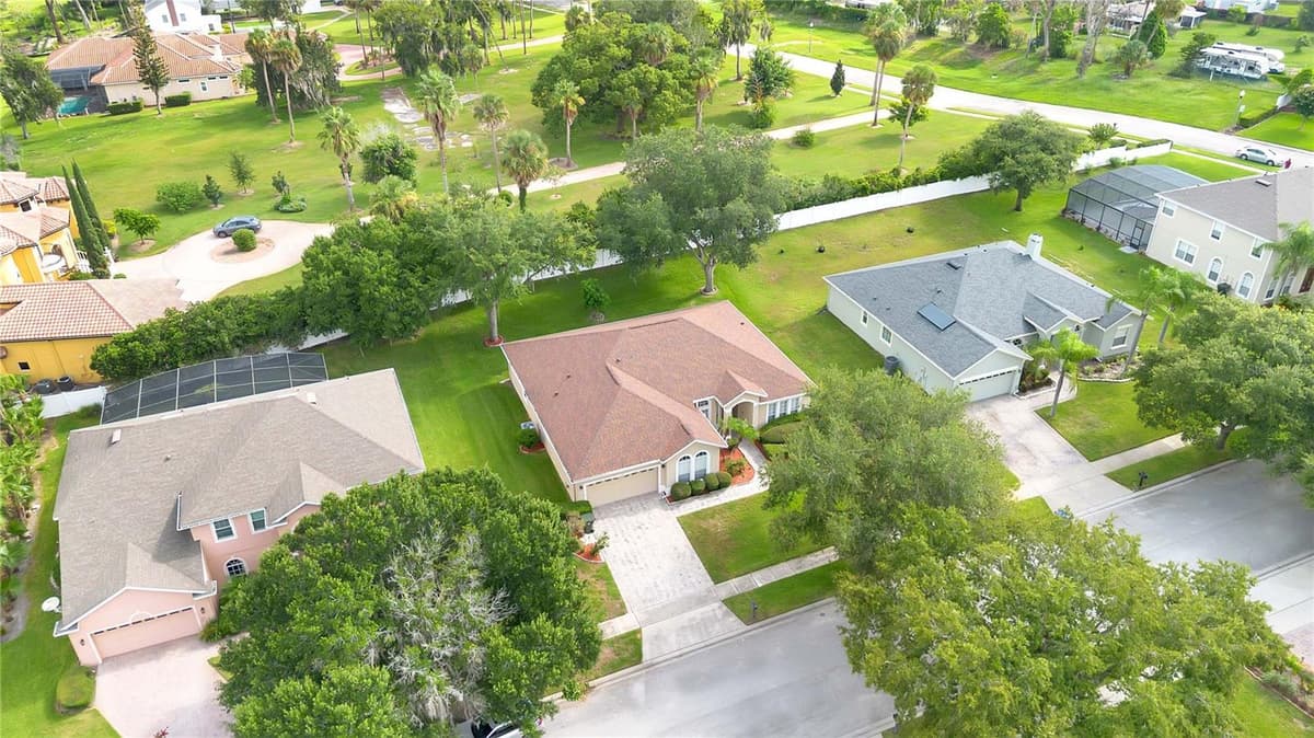 253 BEACON POINTE DRIVE — photo 32 of 39