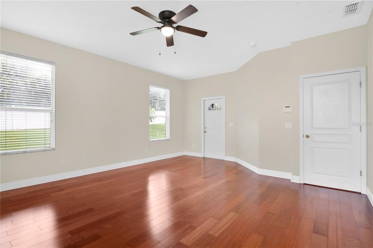 253 BEACON POINTE DRIVE — photo 15 of 39