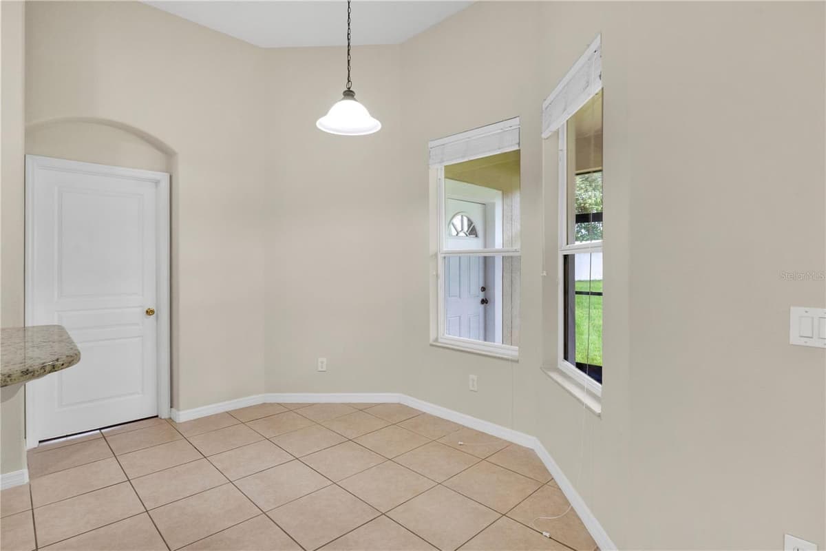 253 BEACON POINTE DRIVE — photo 13 of 39