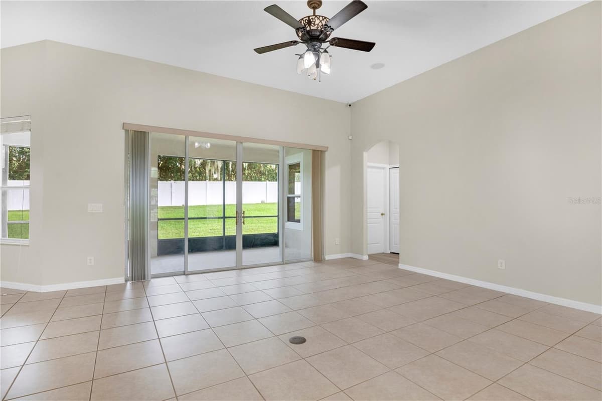 253 BEACON POINTE DRIVE — photo 8 of 39
