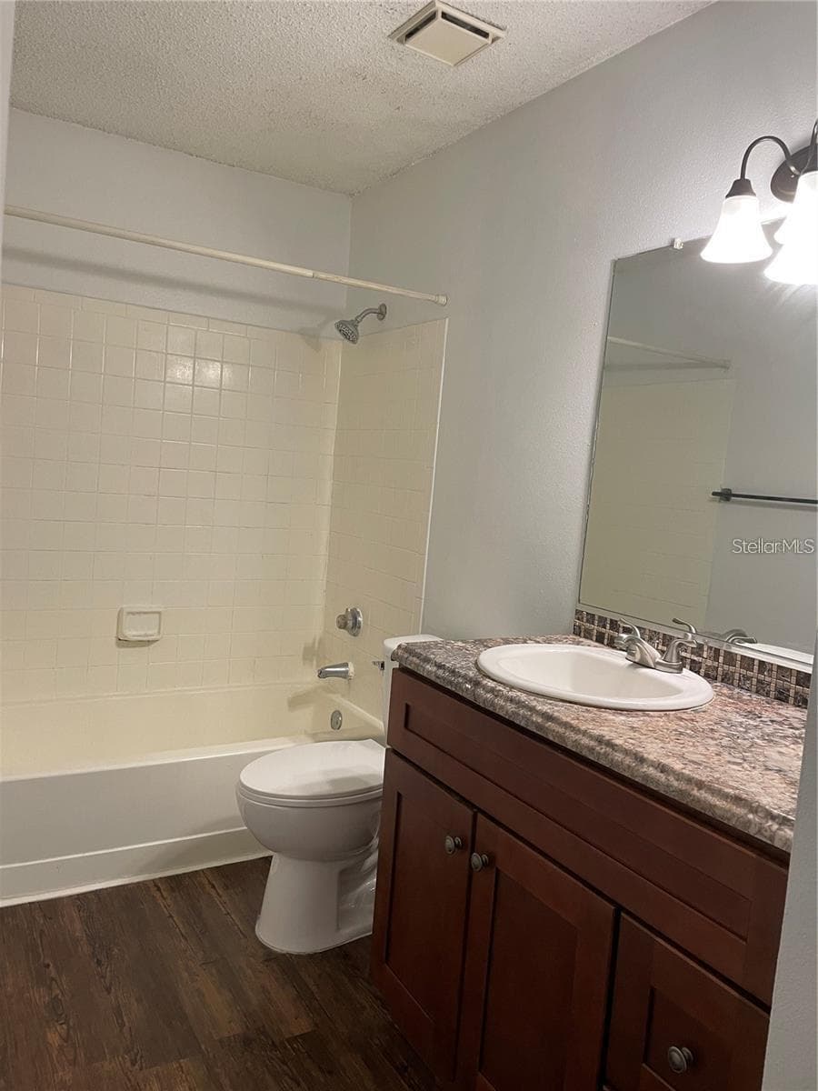 232 AFTON SQUARE — photo 14 of 41