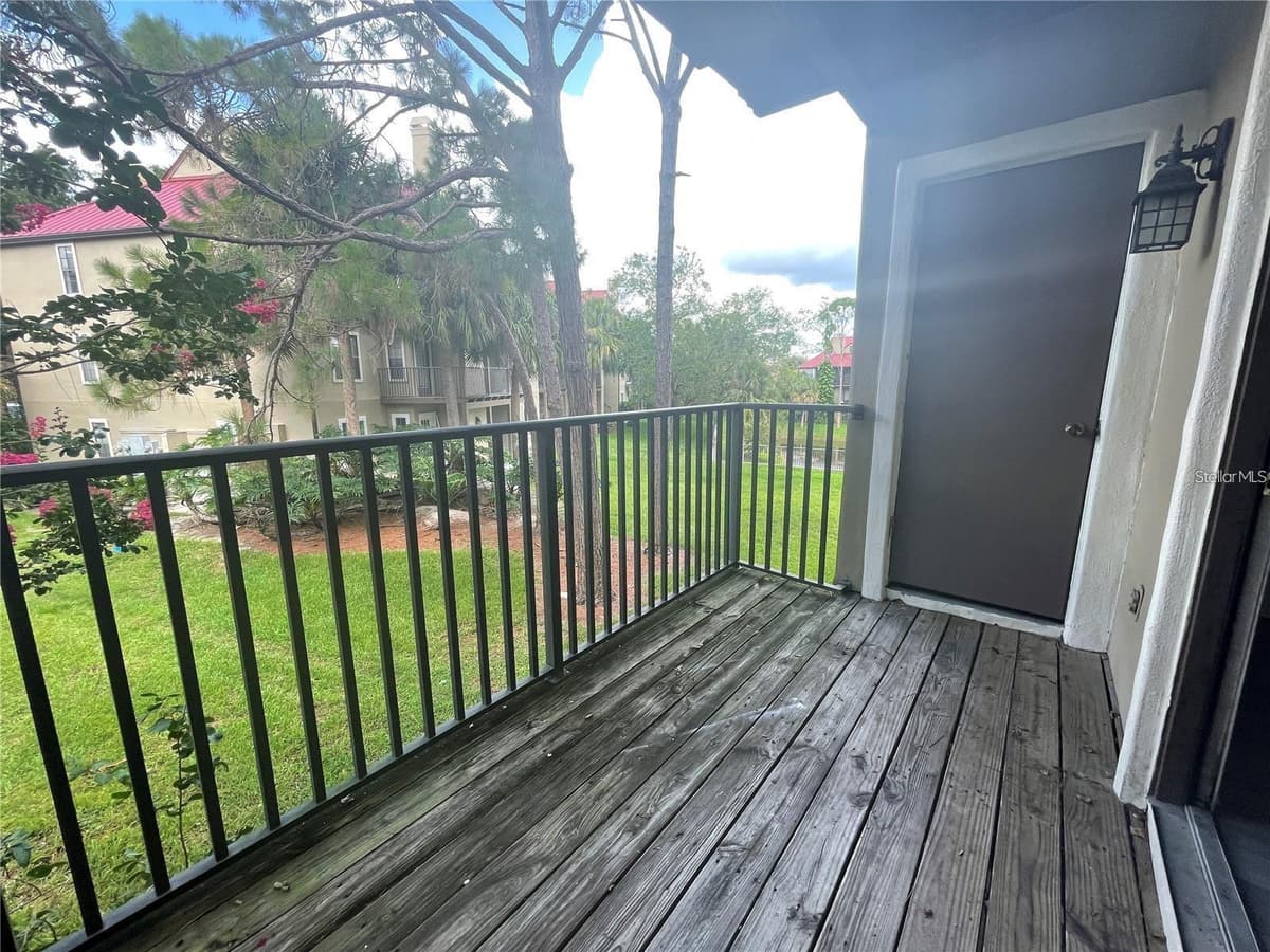 232 AFTON SQUARE — photo 21 of 41