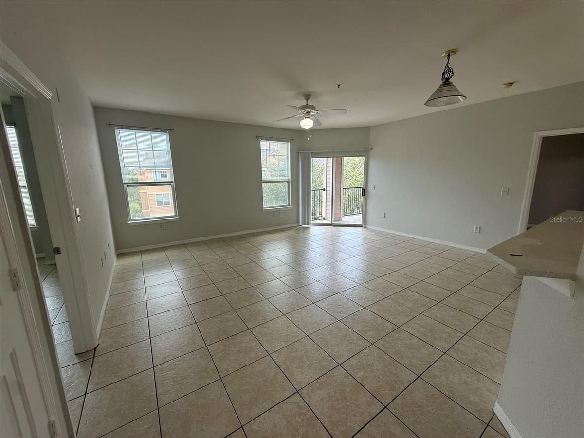 2000 ERVING CIRCLE — photo 2 of 8