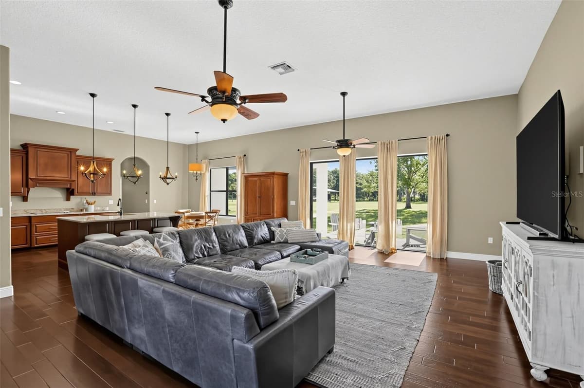 4650 LAKE PICKETT DRIVE — photo 9 of 41