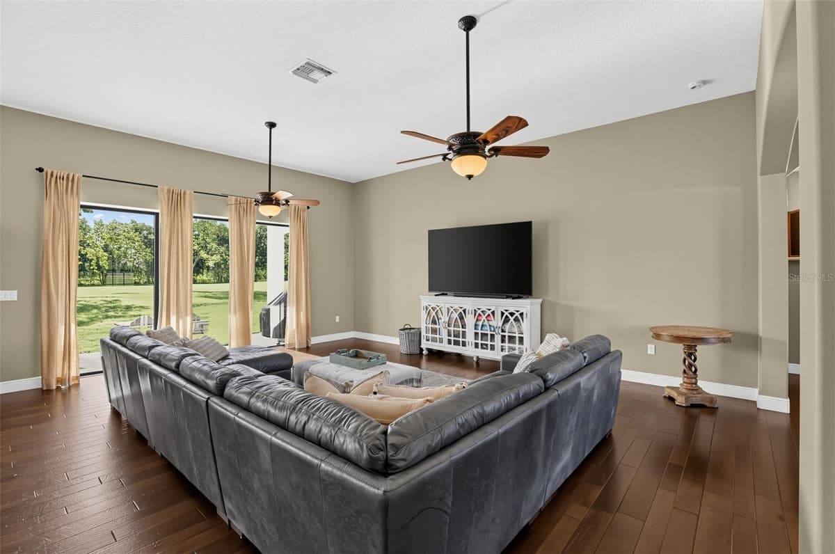 4650 LAKE PICKETT DRIVE — photo 10 of 41