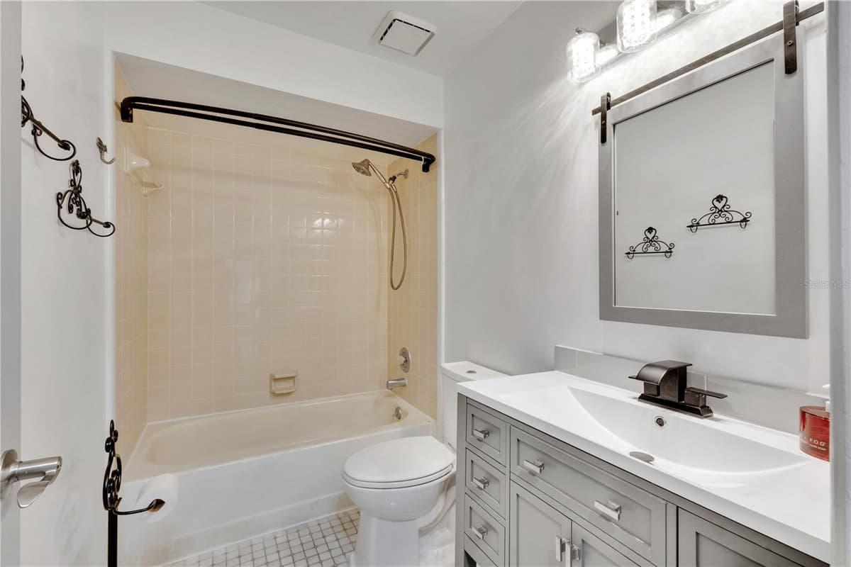 545 HUNTER CIRCLE — photo 17 of 28
