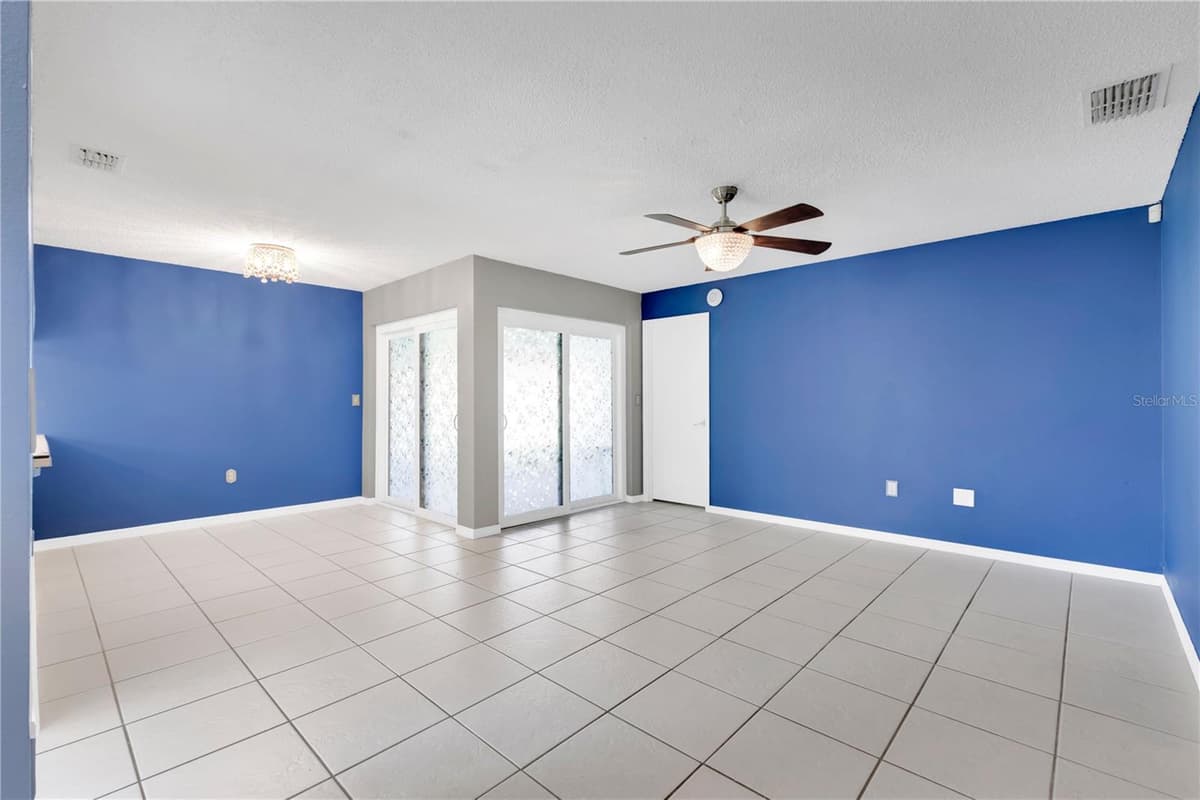 545 HUNTER CIRCLE — photo 5 of 28