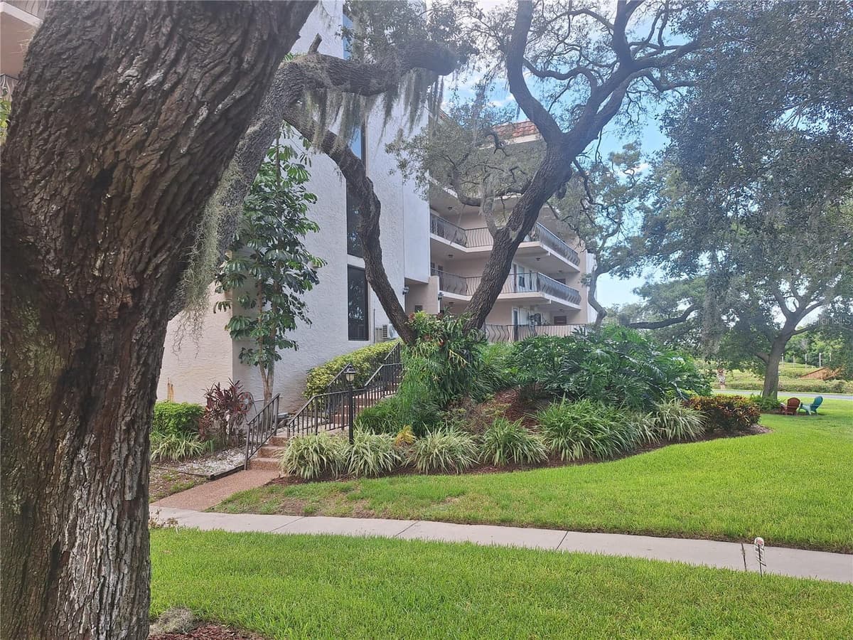 504 FLORIDA AVENUE — photo 2 of 31