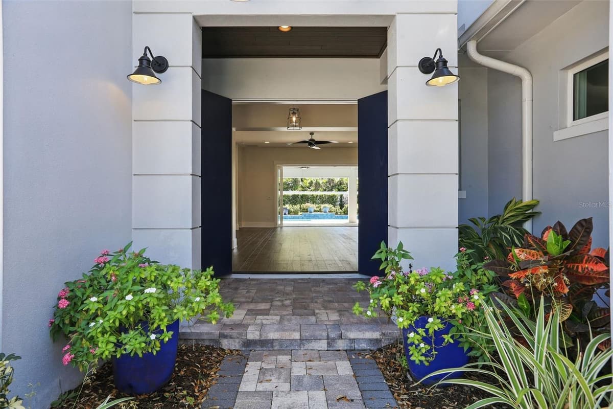 1620 PALM AVENUE — photo 4 of 59