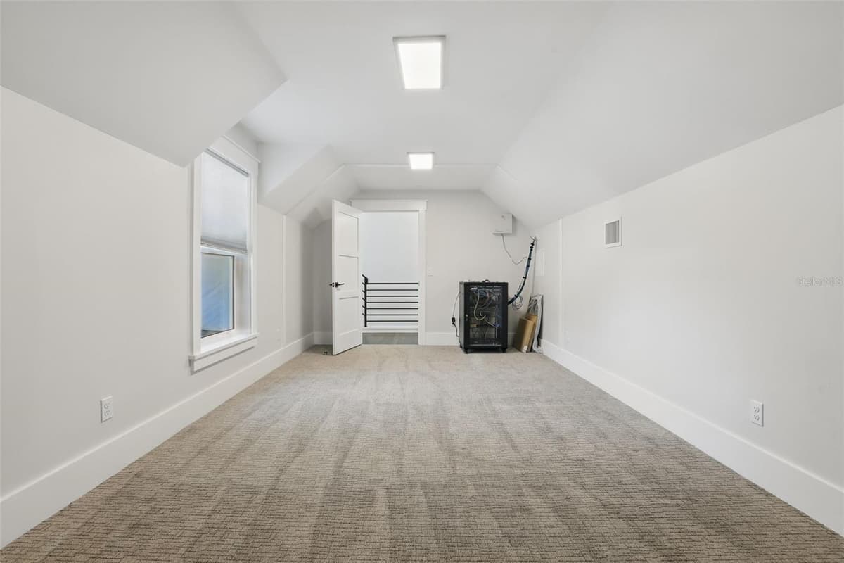 1620 PALM AVENUE — photo 15 of 59