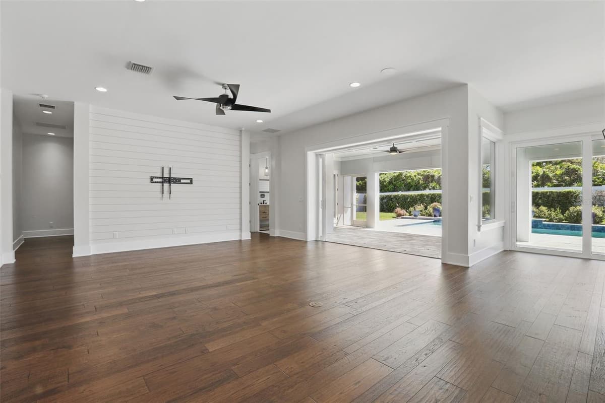1620 PALM AVENUE — photo 7 of 59
