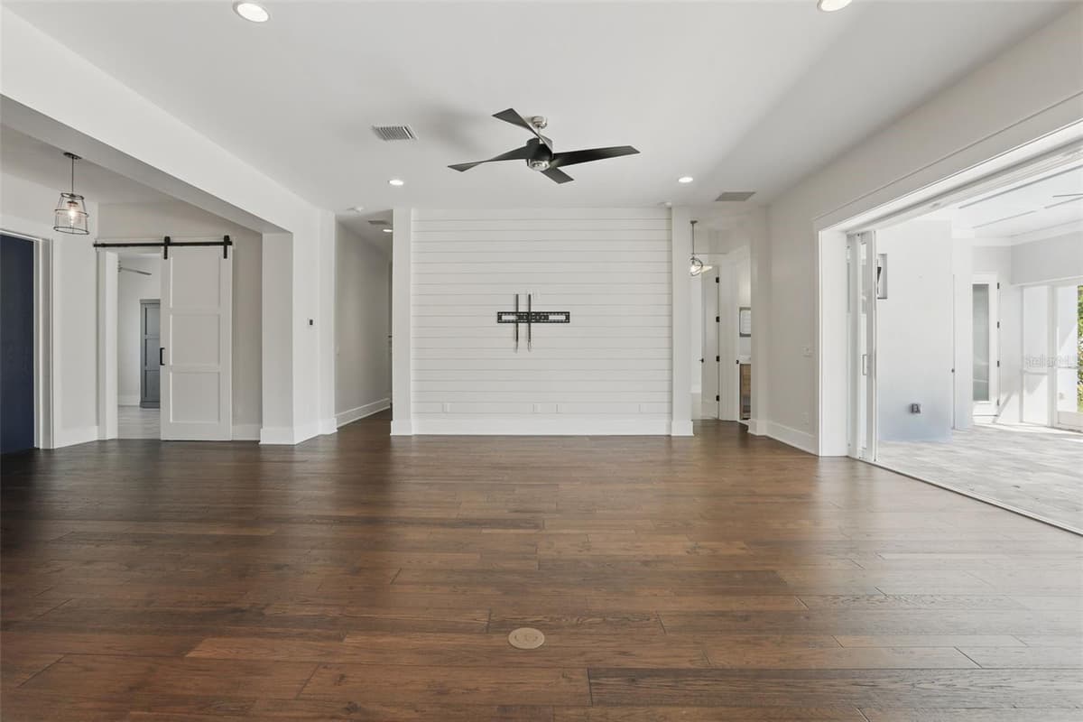 1620 PALM AVENUE — photo 6 of 59